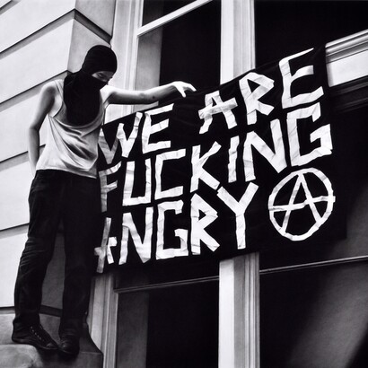 Kepa Garraza (2013), Riot 1, Black Pastel on paper, 140 x 150 cm.