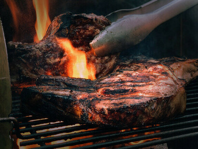 Carne no churrasco