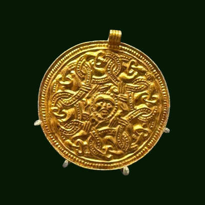 La vera ricerca dell’alchimista non consiste soltanto nel fabbricare oro, ma nel trasformare se stesso, ricomponendo ciò che è frammentato e imperfetto