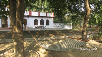 Chambal Safari Lodge (c) Gehan de Silva Wijeyeratne