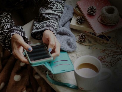 The eagerness with which people cling to their phones to stay up to date with their online reputation requires a lot of energy from coffee 