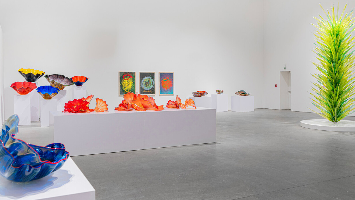 Dale Chihuly, Chihuly: four decades of iconic work, exhibition view. Courtesy of Leila Heller Gallery 