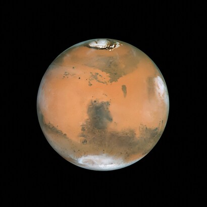 Le missioni robotiche, come i rover Perseverance e Curiosity, hanno rivoluzionato la nostra comprensione del Pianeta Rosso