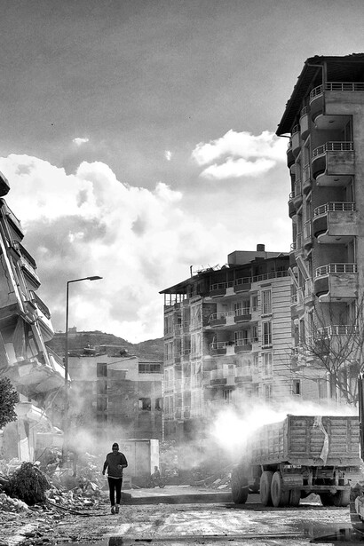 Impact of earthquake on apartment complexes