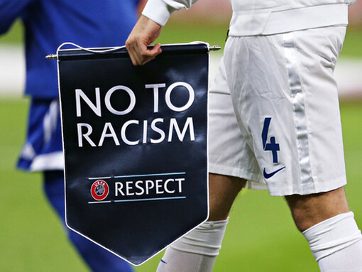 El racismo está muy instalado en un mundo del fútbol en el que a menudo florecen ciertas tendencias retrógradas en los propios futbolistas