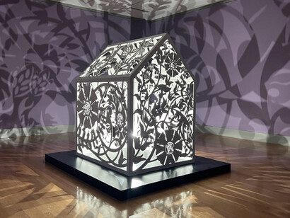 Anila Quayyum Agha, Geometry of light, exhibition view. Courtesy of the Seattle Art Museum 