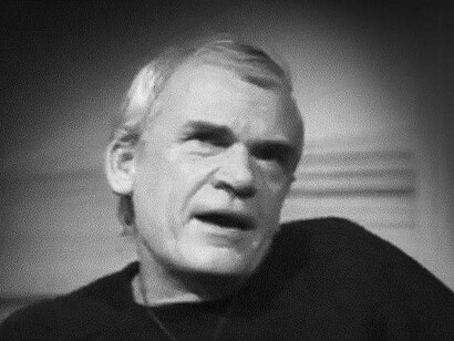 Milan Kundera in una trasmissione televisiva del 1984