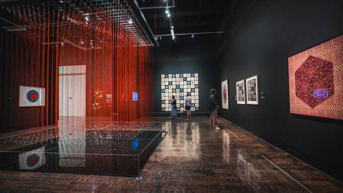 Anila Quayyum Agha, Interwoven, exhibition view. Courtesy of Frist Art Museum