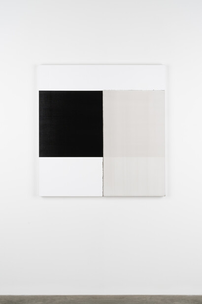 Callum Innes, Exposed painting lamp black, 2024. Courtesy of Berggruen Gallery 