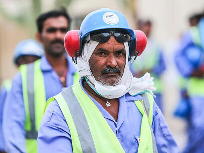 Trabajador en los estadios de Qatar 2022