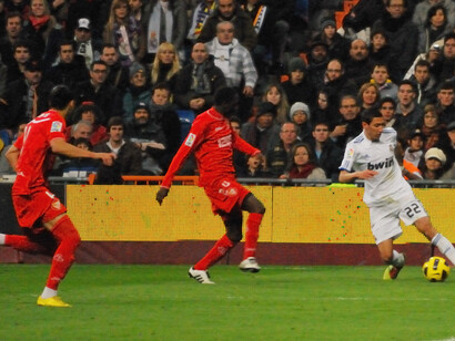 Su historia es digna de admiración. A pesar de las duras y crueles críticas que recibía por parte de los medios e incluso fanáticos,  Angelito siempre mantuvo la cabeza en alto. Ángel di María. La liga 19-12-2010, Real Madrid 1 - Sevilla 0, Madrid, España