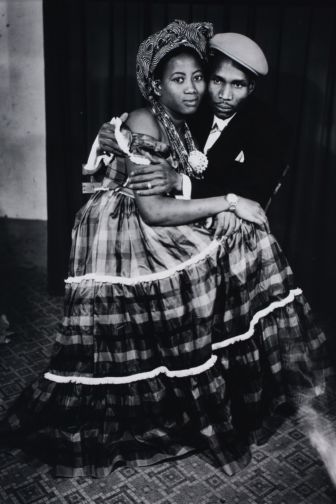 Seydou Keïta, Untitled, 1959-60, Courtesy The Walther Collection and C.A.A.C – The Pigozzi Collection