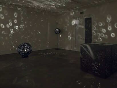 Light Ballet, Exhibition view. Courtesy of Sprüth Magers