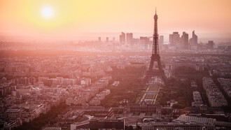 Paris at dawn after a hell night