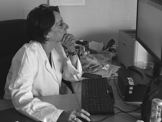 Nadia Muscialini ha iniziato a lavorare nel servizio sanitario nazionale nei primi anni Novanta, in un periodo di grande trasformazione per la psicologia