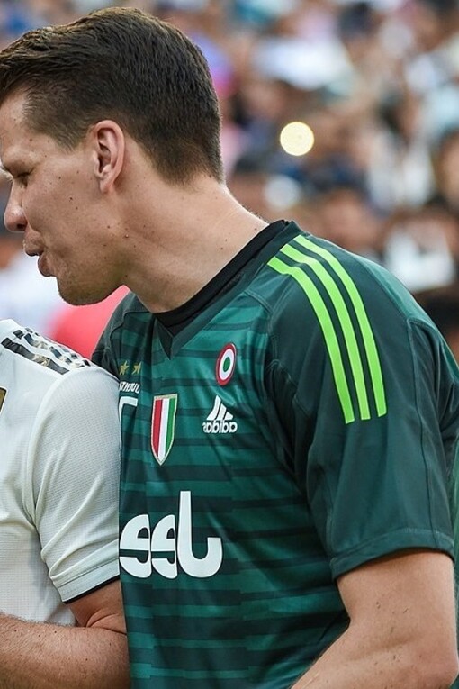 Wojciech Szczęsny ha iniziato la sua carriera calcistica nelle giovanili del Legia Varsavia, per poi trasferirsi all'Arsenal, dove ha debuttato in Premier League nel 2009