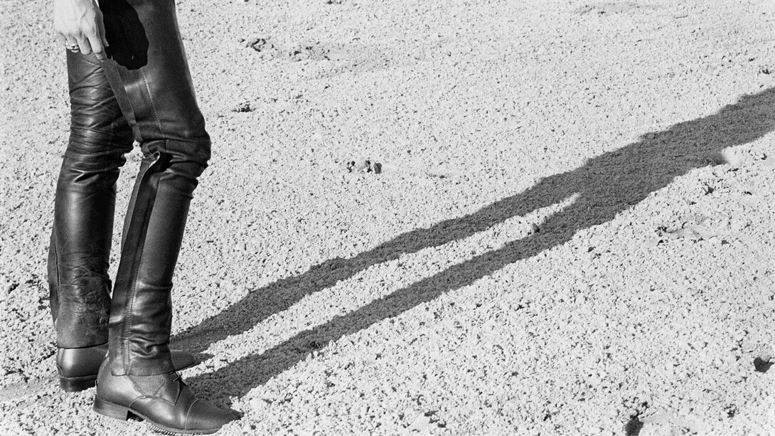 Robin Rice, Woman in Chaps with Shadow (detail), Hampton Classic Bridgehampton, 2008. Courtesy of the artist and Robin Rince Gallery
