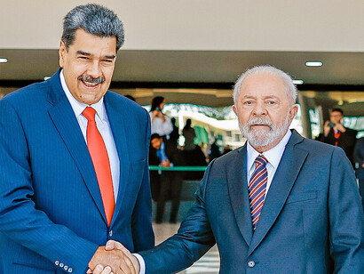 Arrival ceremony for Venezuelan President Nicolás Maduro, welcomed by Brazilian President Luiz Inácio Lula da Silva during his official visit to Brazil at the Planalto Palace in Brasília, Federal District