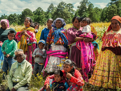 Tarahumaras que habitan en la Sierra Madre Occidental, en Chihuahua y partes de Sonora y Durango