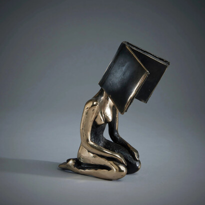 Orla de Brí, Book head (female). Courtesy of Solomon Fine Art