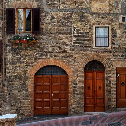 La sua distanza protegge territori e memorie dall’estetizzazione e dalla mercificazione del passato