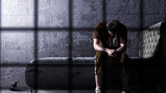 The solitude of the cell