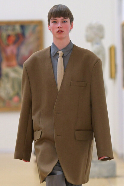 Uma da práticas sustentáveis da Copenhagen Fashion Week é que 50% da coleção deve ser certificadamente feita de materiais recicláveis e sustentáveis ou feita com estoque sobressalente de coleções passadas 
