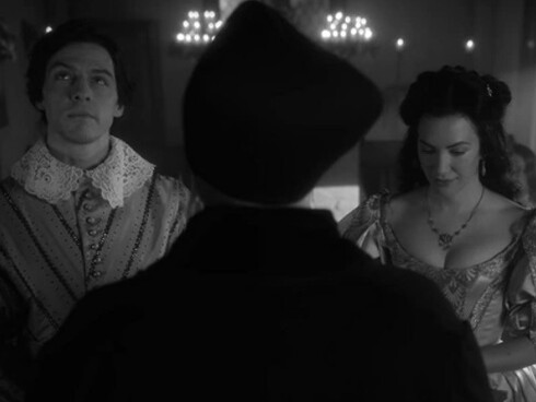 Martin McCreadie and Kate Siegel in a scene from The Haunting of Bly Manor