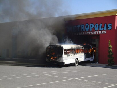 Ciudad Juárez. Autobús en llamas