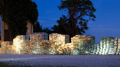 Shan Shan Sheng - Open Wall