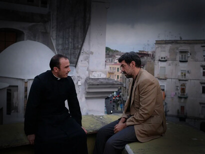 Nostalgia, film di Mario Martone, (2022). Il presente manca, è assente, deformato dai ricordi di un passato magari non sempre roseo ma fatto di forti legami, ricordi e tanta gioventù