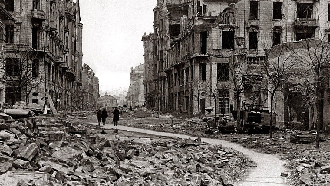 A street in Warsaw destroyed during the failed 1944 uprising against the Nazi German occupiers