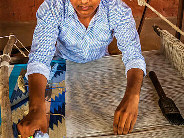 Traditional Indian handloom weaving by a craftsman in Rajasthan
