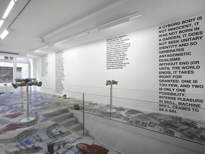 LiliReynaud-Dewar-TEETH, GUMS, MACHINES,FUTURE, SOCIETY (trash cans),2016Aluminium. 110 x 25 x 71 cm-Paris, 2016© LiliReynaud-DewarPhoto. JulieJoubert& archives kamelmennourCourtesy the artist and kamelmennour, Paris/London