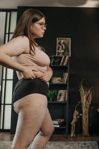 O "body positivity" começou com uma proposta inclusiva, mas muitos criticam que o movimento hoje está diluído e controlado pela elite, enquanto pessoas de baixa renda continuam sem acesso a padrões de beleza
