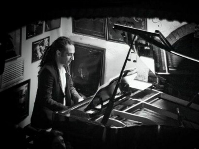 Antonio Fresa, at the piano @ Anna Pianura