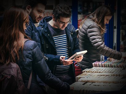 Filbo 2023: hablas con tu editor en persona por primera vez. La imprenta le ha quedado mal, tu libro lo entregan la noche antes del lanzamiento