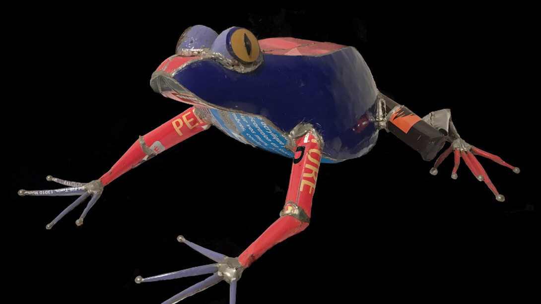 Peter Grieve, Dart Frog, 2014. Courtesy of Maddox Arts