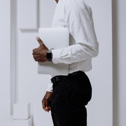 Dispositivos eletrônicos fornecidos para o trabalho no escritório