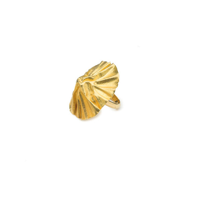 Professor Yasuki Hiramatsu, Ring c.2006, 22ct gold, W:3.1cm H:3.5cm