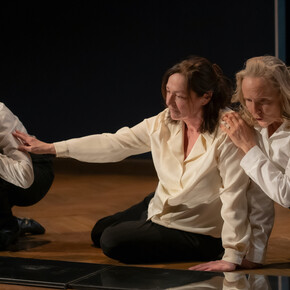 Erinnerung eines Mädchens (A girl's story). Courtesy of Residenztheater