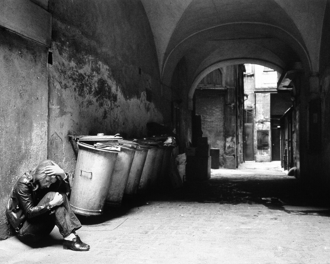 Valie Export, Einarmung, 1972, Black and white photograph, Paper Dimensions: 42 x 62 cm (16,54 x 24,41 in), Framed Dimensions: 56 x 79 cm (22,05 x 31,1 in) Ed. of 3
