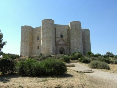 Castel Del Monte, Andria, Bari  
