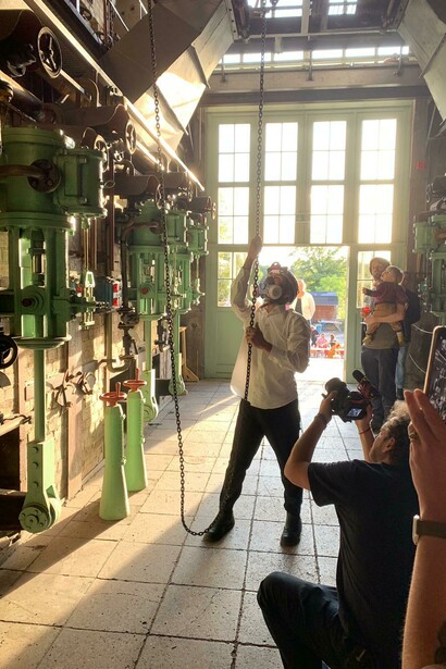 Pablo Wendel (Performance Electrics) reanimating E-Werk Luckenwalde, 2019 © E-Werk Luckenwalde and Laura Fusato