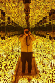 Yayoi Kusama had a breakthrough in 1965 with the creation of Infinity Mirror Room—Phalli’s Field, a pioneering work that marked a turning point in her career