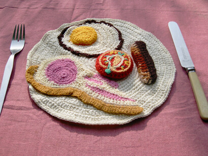 Su Richardson, Burnt Breakfast, 1975-77. Courtesy the artist