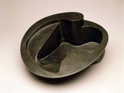 Isamu Noguchi, Swimming Pool for Josef von Sternberg, c. 1978, Bronze 6 1/2 x 15 x 14 1/2 inches. Photo by Kevin Noble