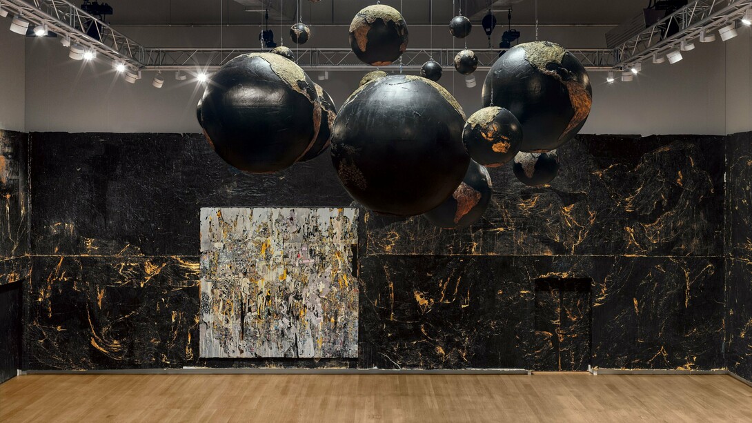 L'esposizione "Nobody Knows the Trouble I’ve Seen" di Mark Bradford. Courtesy of Hauser & Wirth Monaco 