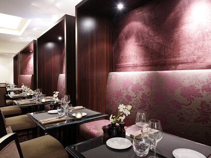 La Tremoille restaurant Louis² , Parisian hotel La Trémoille