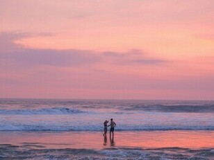 Acontece que a nossa vida mudou muito de 5 mil anos para cá. E a saúde deixou de ser vista como um estado de bem-estar físico, mental, social e espiritual para se tornar uma corrida por performance. E, infelizmente, o Ayurveda está sendo invadido por essa mentalidade